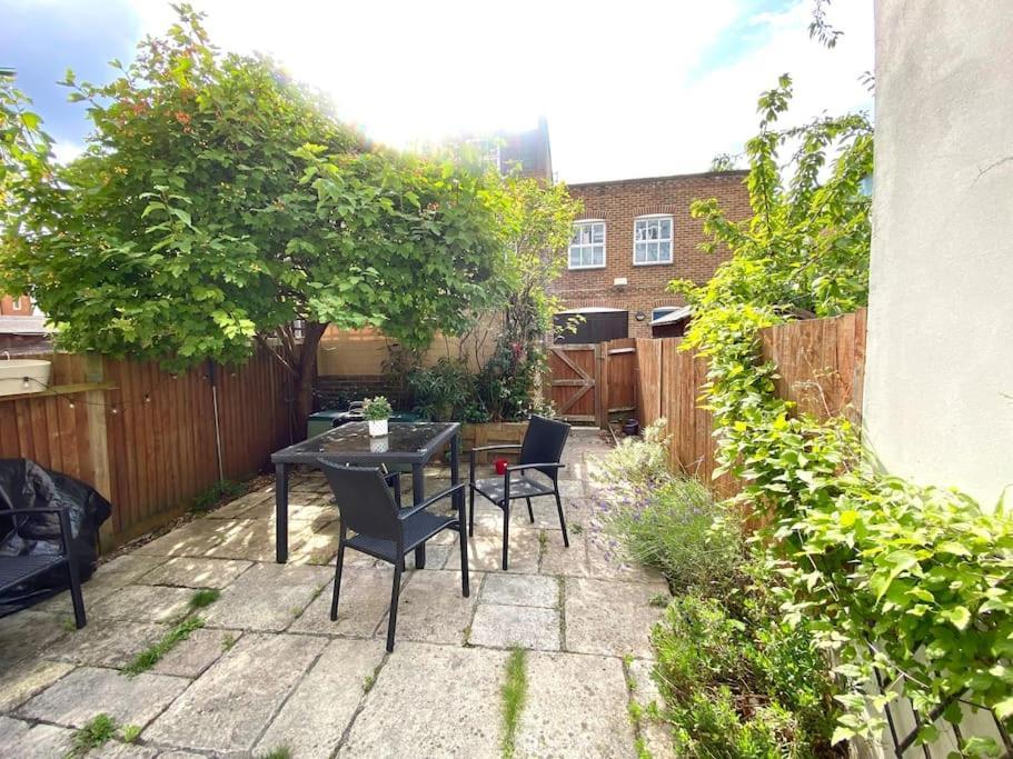 Wonderhouse - Pure Tranquil In The Centre * Londra